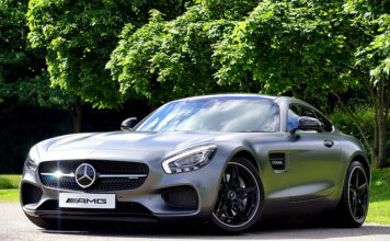 Ile pali Mercedes CLK 320? Ile pali Mercedes CLK 320?