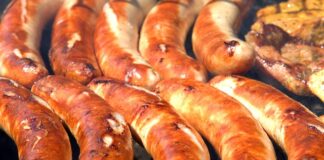 Jak piec na grillu z pokrywą?