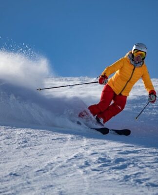 Pęd kontra precyzja widzenia – jak dobrać okulary na narty, które nie parują nawet przy ostrym podejściu? jak dobrać okulary na narty
